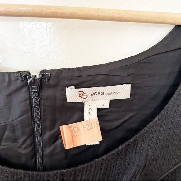 BCBGeneration Womens Black Cap Sleeve Round Neck Lined Sheath Dress Size 2 - Picture 3 of 5